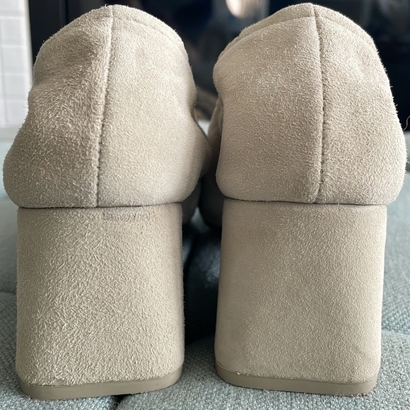 Mercedes Castillo Suede Emilia Mid Heels - Picture 5 of 16